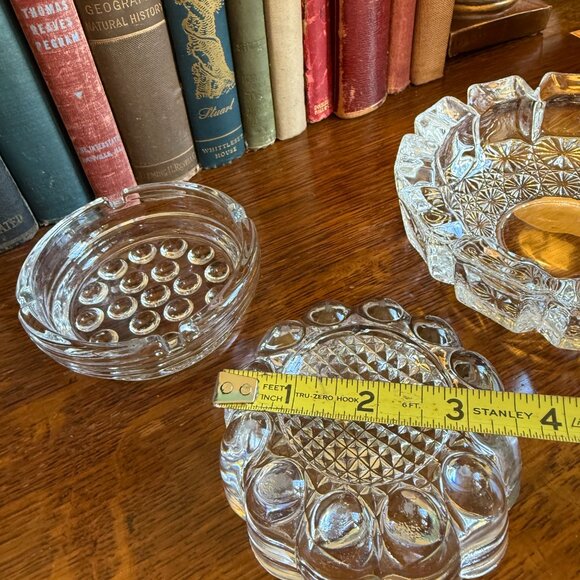 3 Vintage glass ashTRAYS - Picture 10 of 16